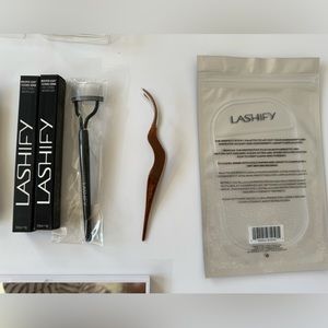 Lashify whisper light glue and tools